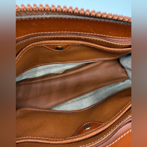 Vtg. Dooney and Bourke AWL crossbody - Picture 7 of 12
